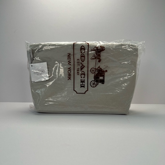 Coach Getaway Heart Print Cosmetic Pouch [B] - Picture 4 of 12